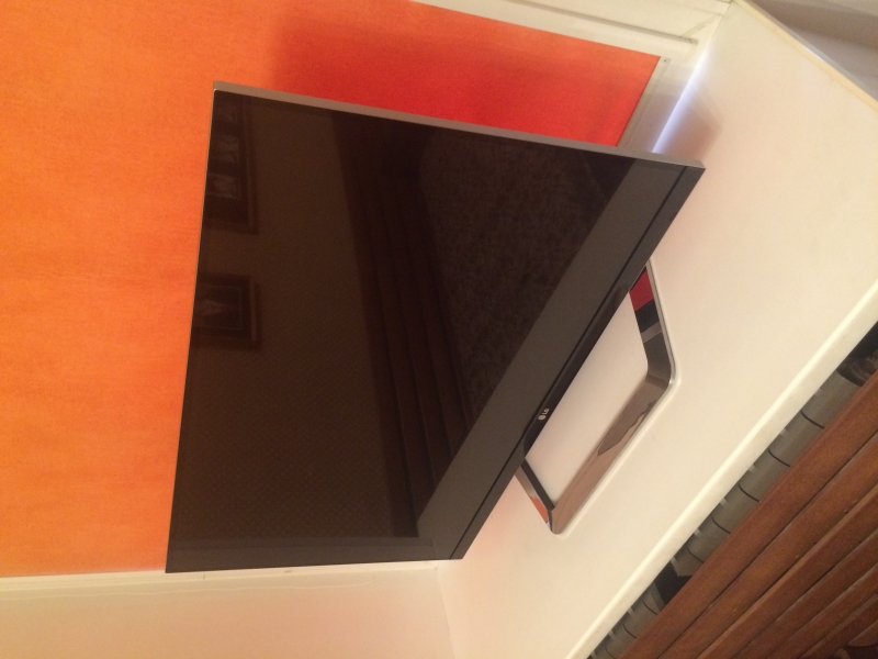 LG 42LM760T