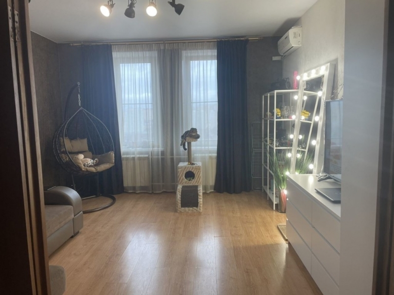 Продается 1-к квартира в тихом районе.
