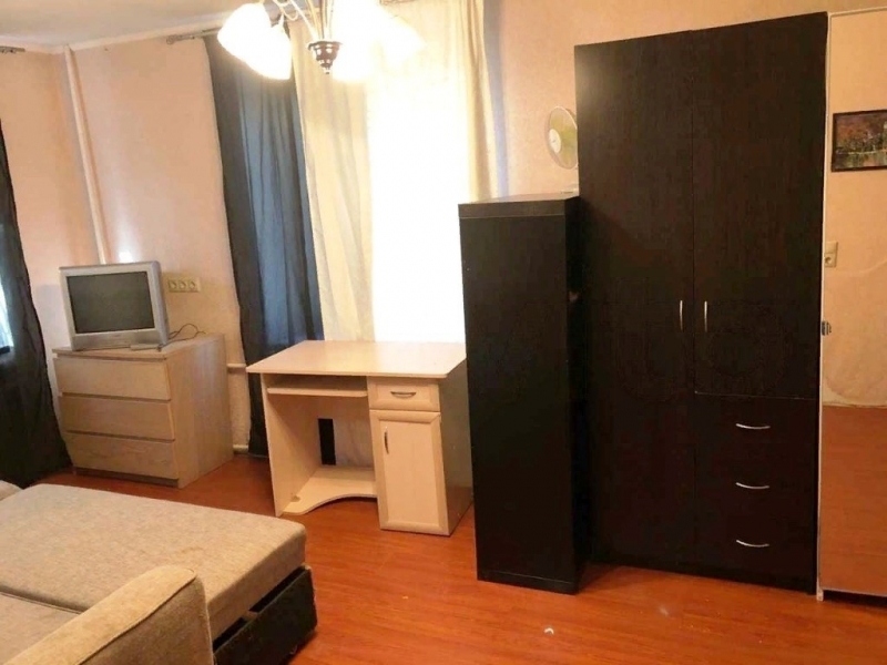 Продам 1-к квартиру в хорошем доме.