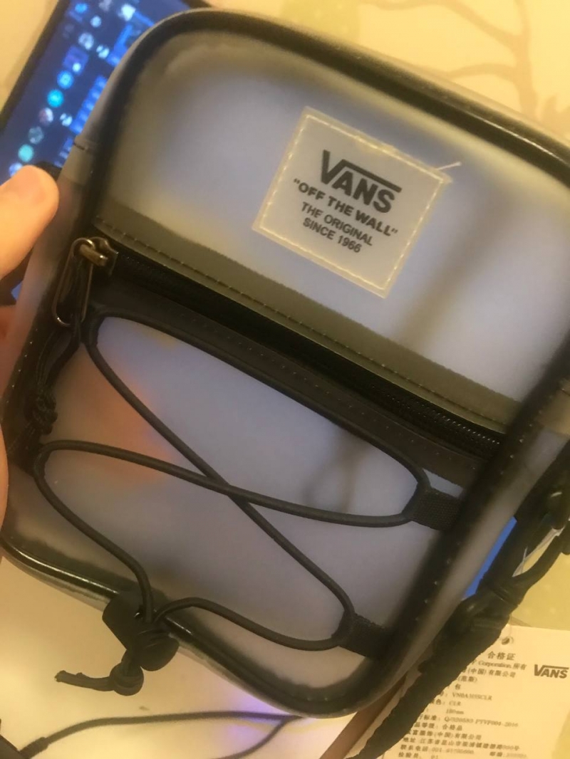  VANS OFF THE WALL