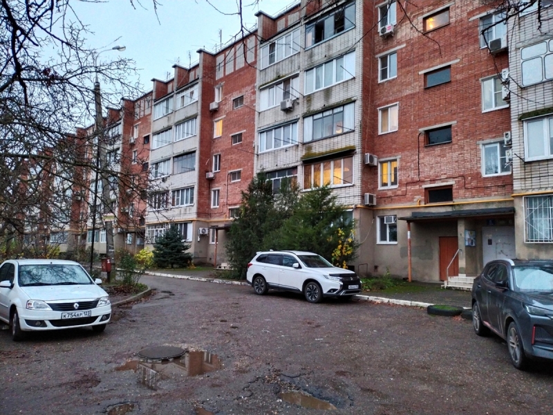 Продам 3к. квартиру в Краснодаре, отличный район на выезде к морю