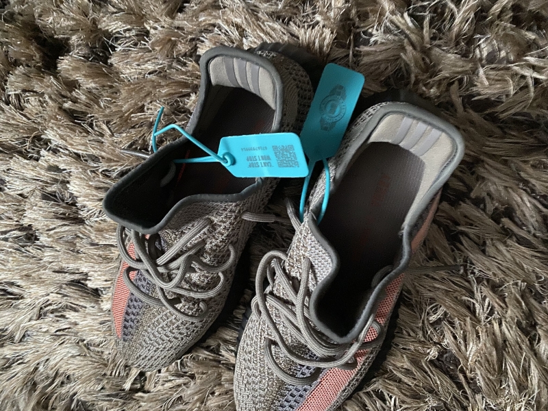 Кроссовки мужские Yeezy Boost