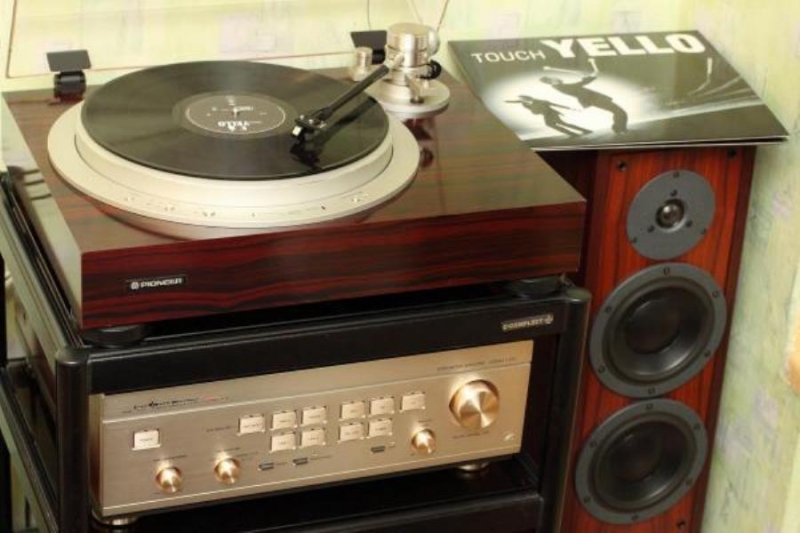 Kóïëþ Hi-Fi àyäèoòexíèêy ïo äocòoéíûì öeíaì