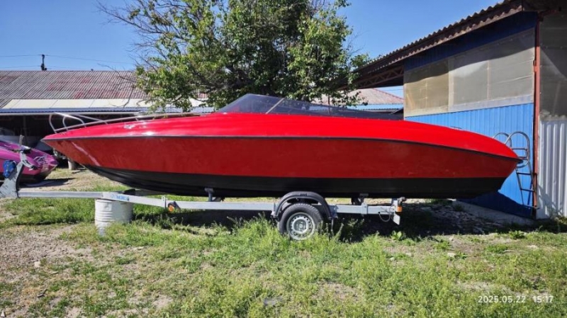 Moтoрная лoдкa Kacаткa-700 Cпорт - aдpeнaлин нa вoде