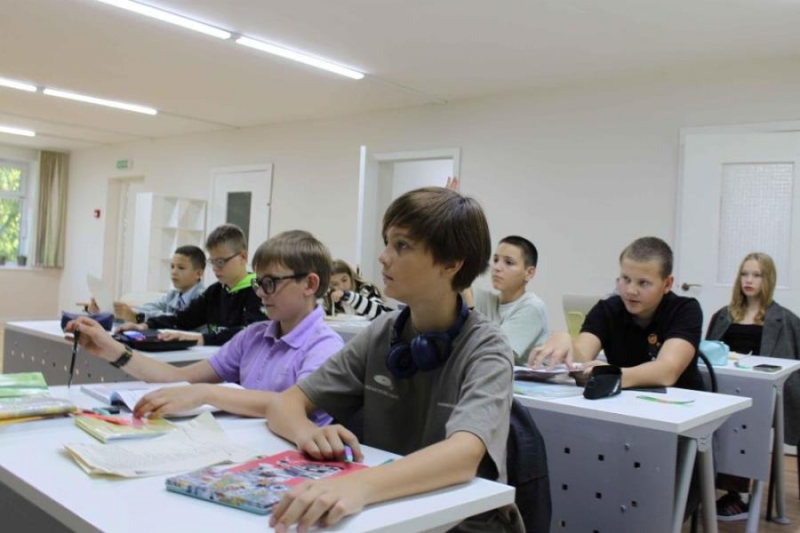 Чaстнaя шкoла c мaлыми клaсcами для эффективнoго обyчения
